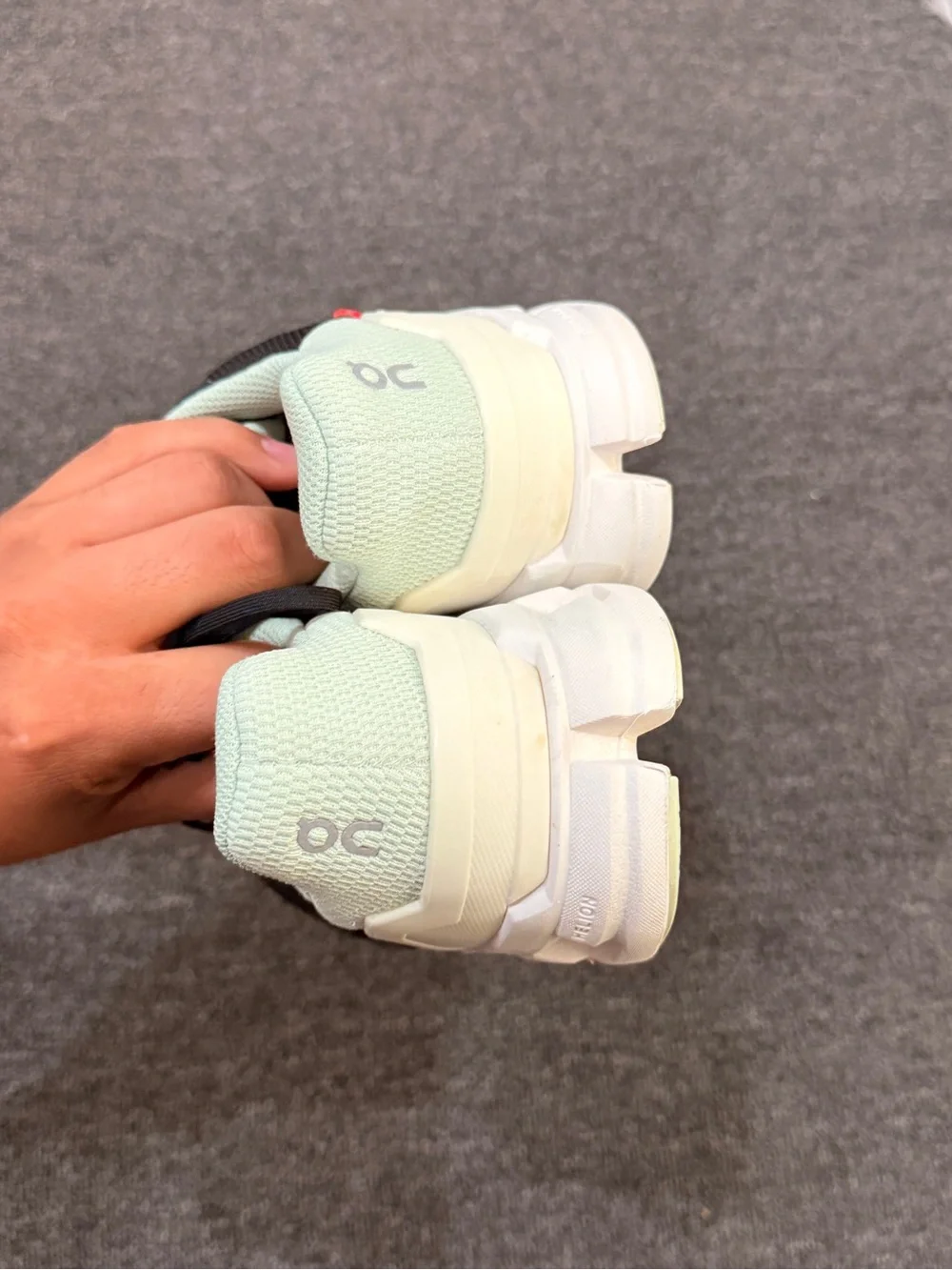 On Running breathable mesh